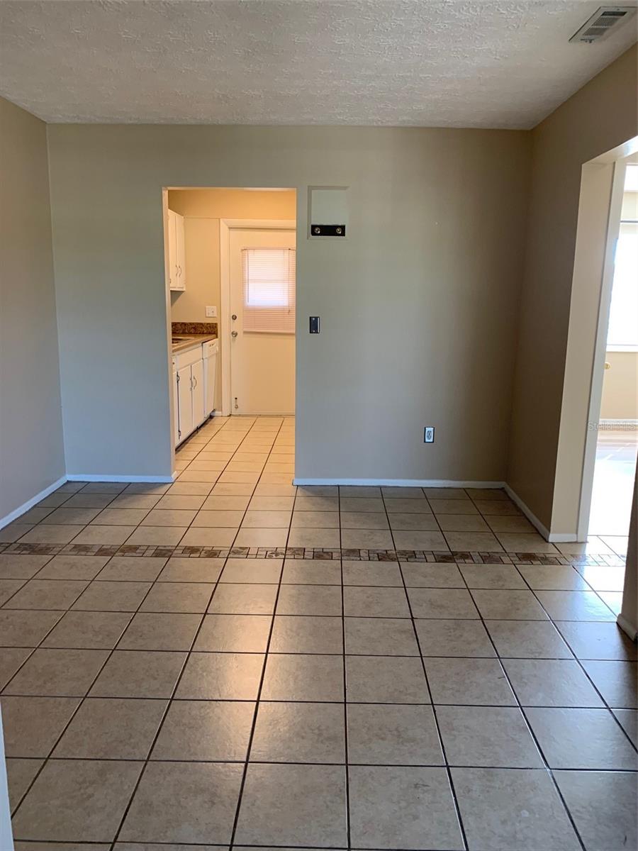 Image 10 of 17 For 5403 Hansel Avenue G6