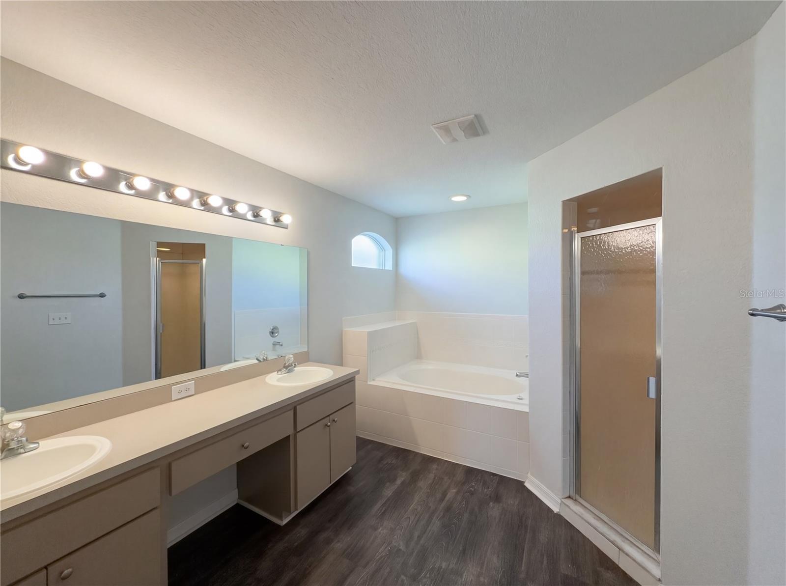 Image 13 of 18 For 1034 Summer Glen Drive