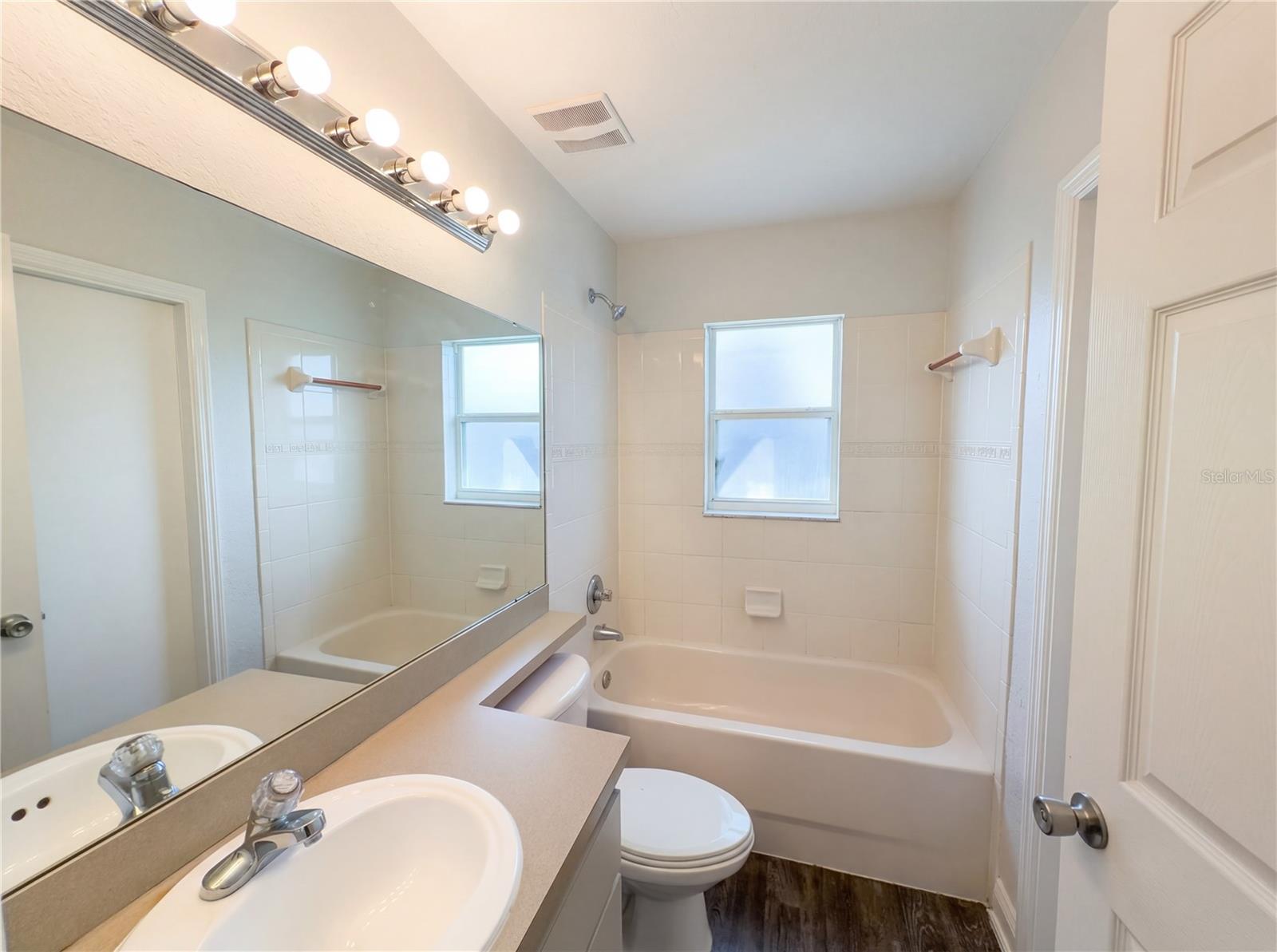 Image 14 of 18 For 1034 Summer Glen Drive