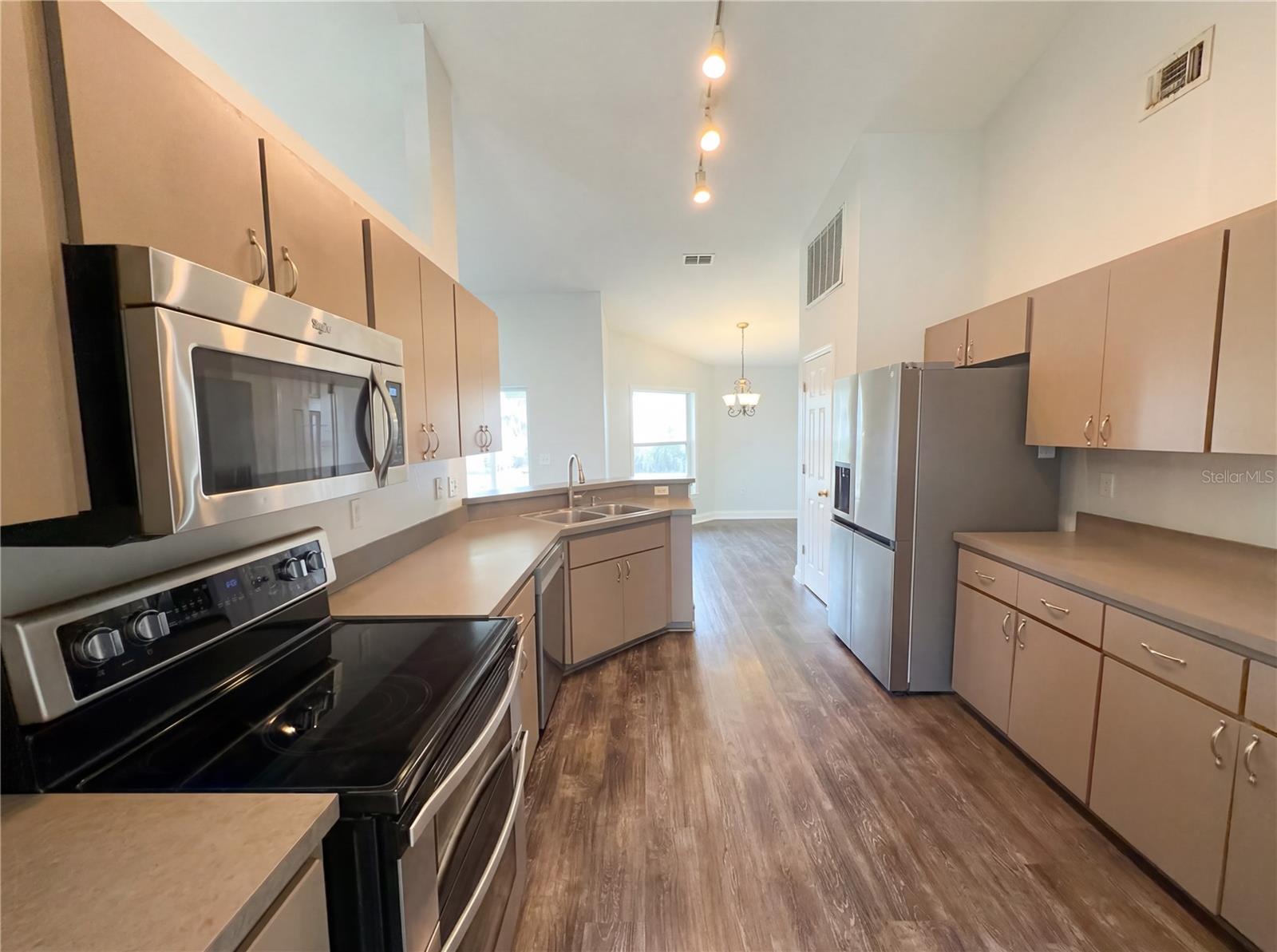 Image 5 of 18 For 1034 Summer Glen Drive