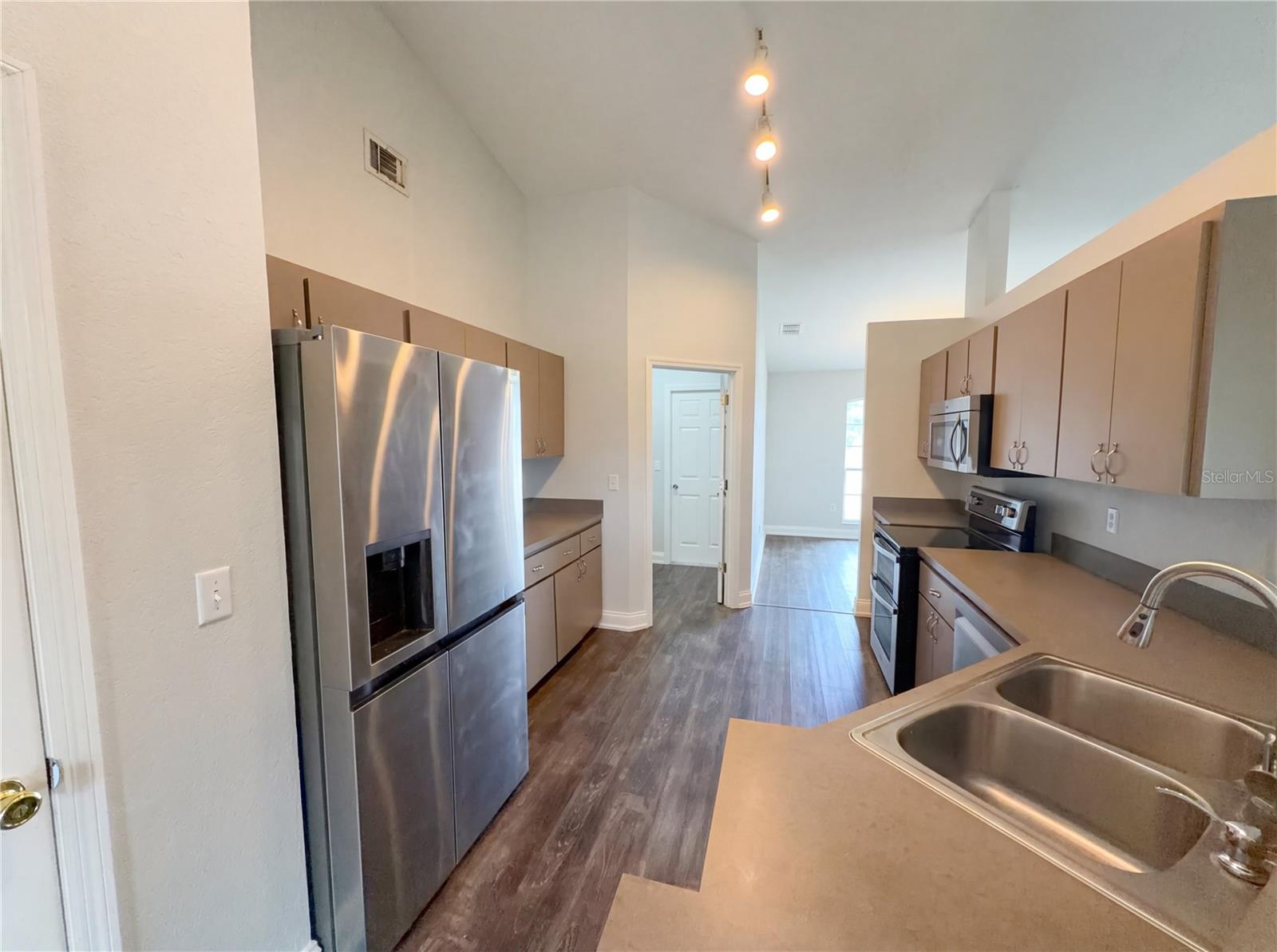 Image 6 of 18 For 1034 Summer Glen Drive