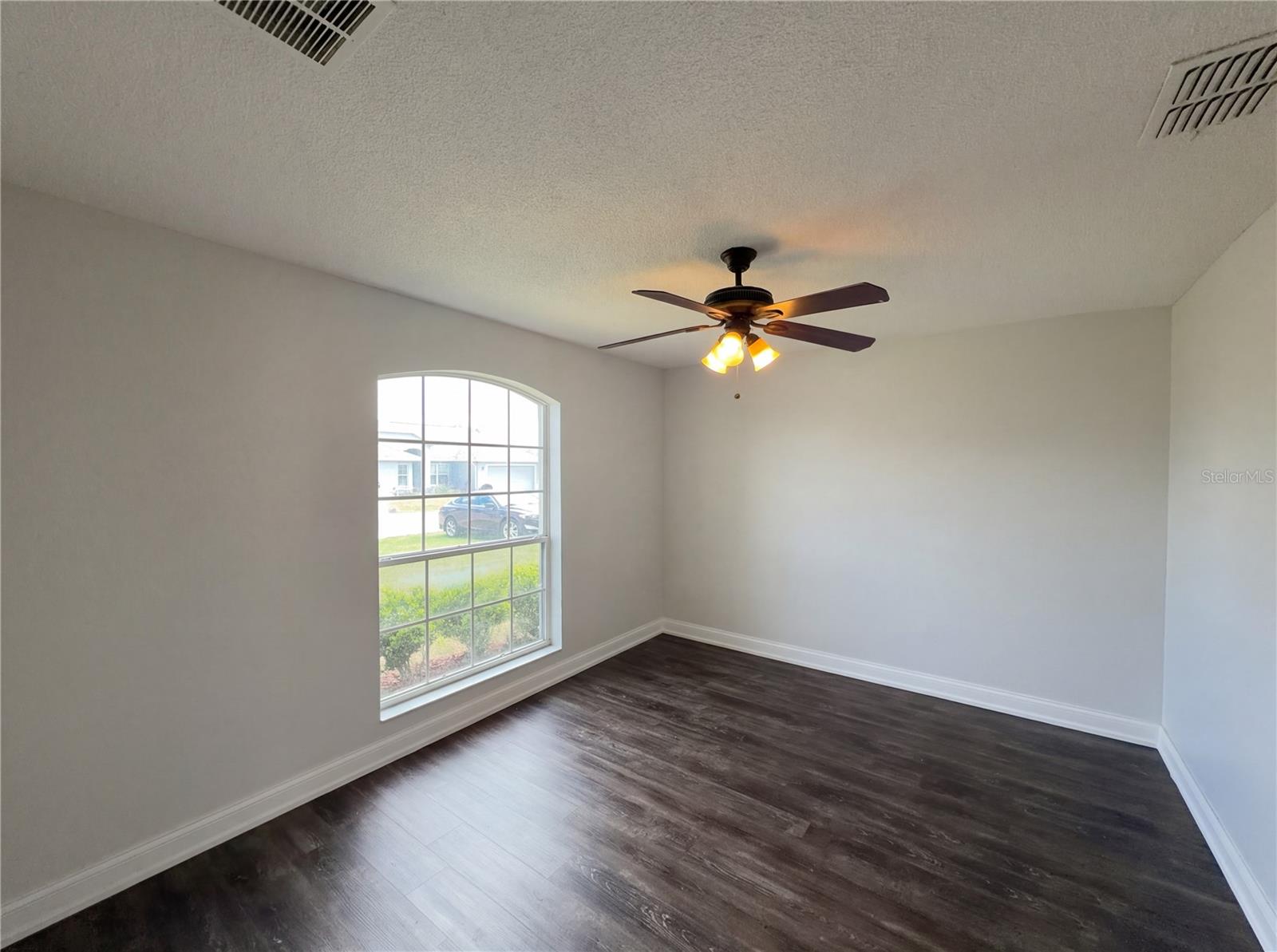 Image 7 of 18 For 1034 Summer Glen Drive