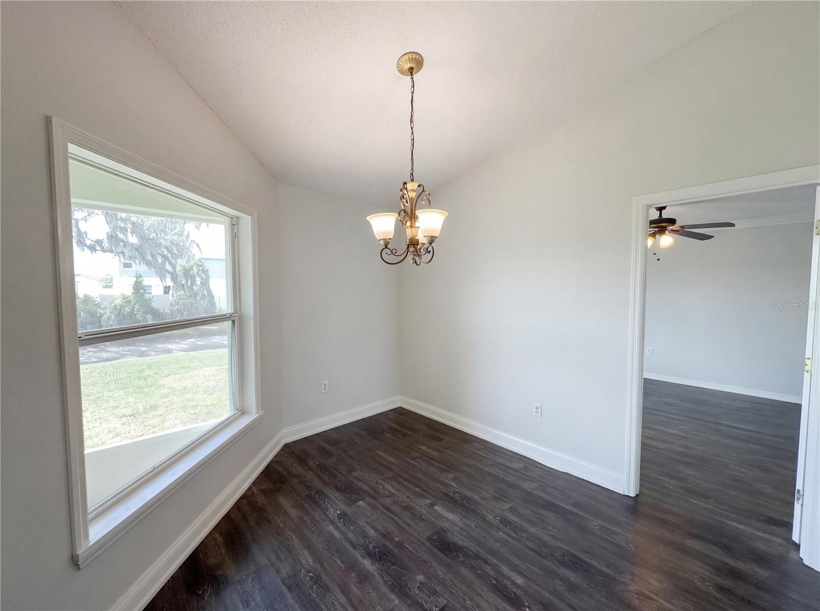 Image 9 of 18 For 1034 Summer Glen Drive