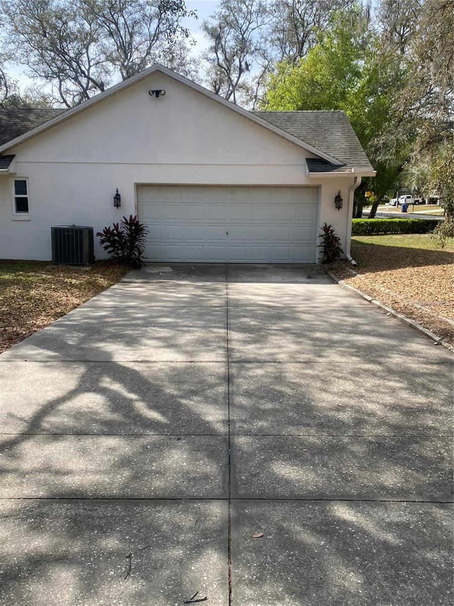 Image 2 of 15 For 201 Baker Street