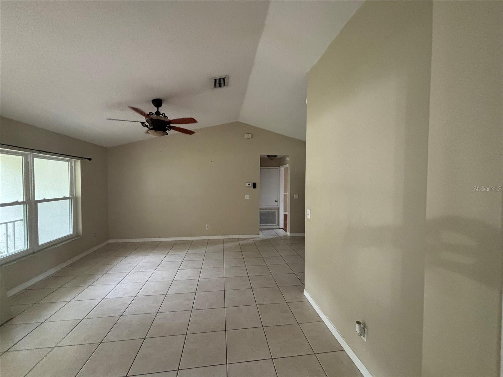 Image 4 of 15 For 201 Baker Street