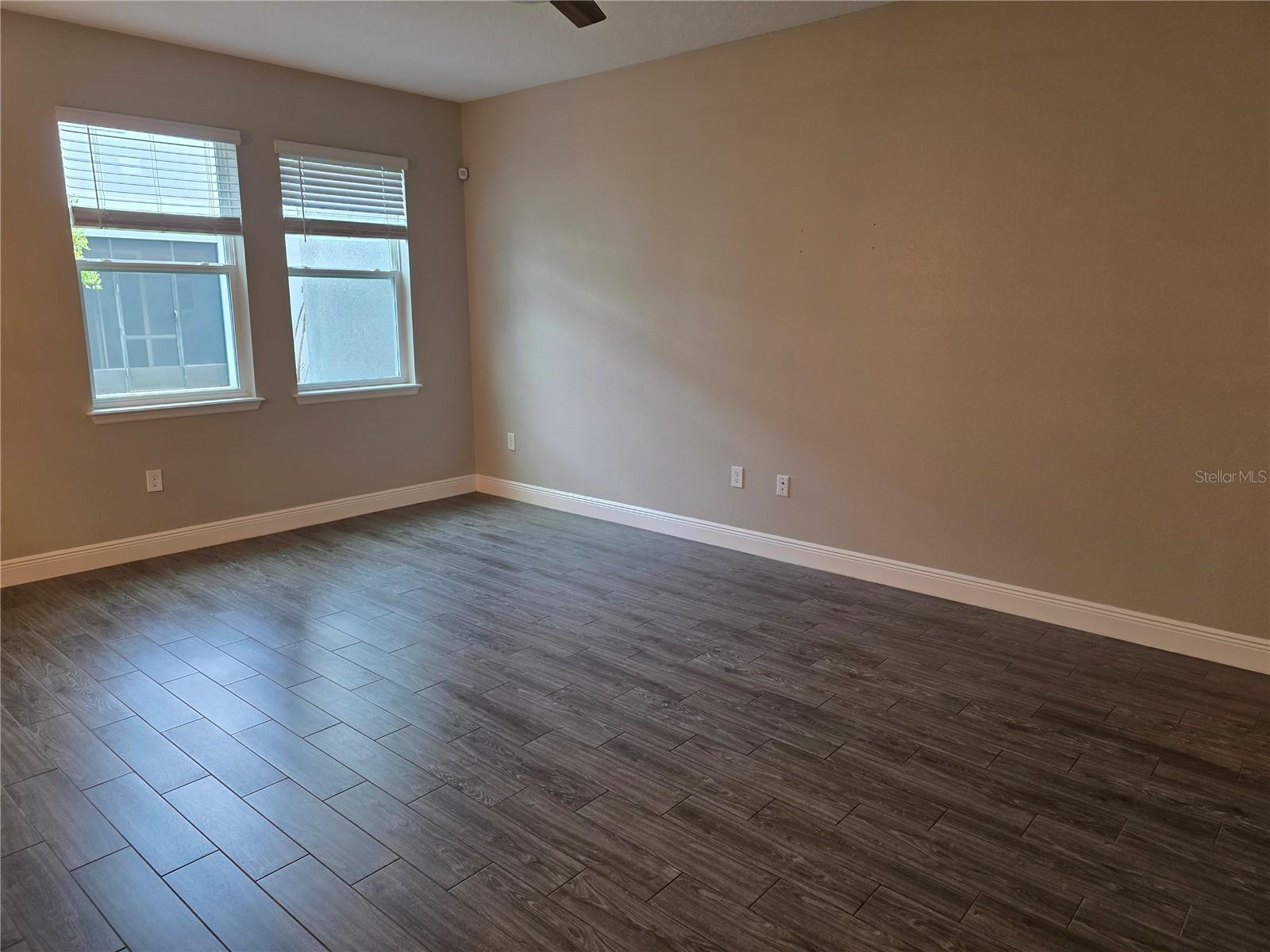 Image 7 of 44 For 2372 Shadowland Loop