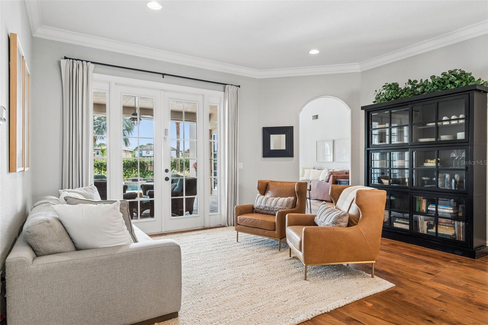 Listing photo id 9 for 9845 Hatton Circle