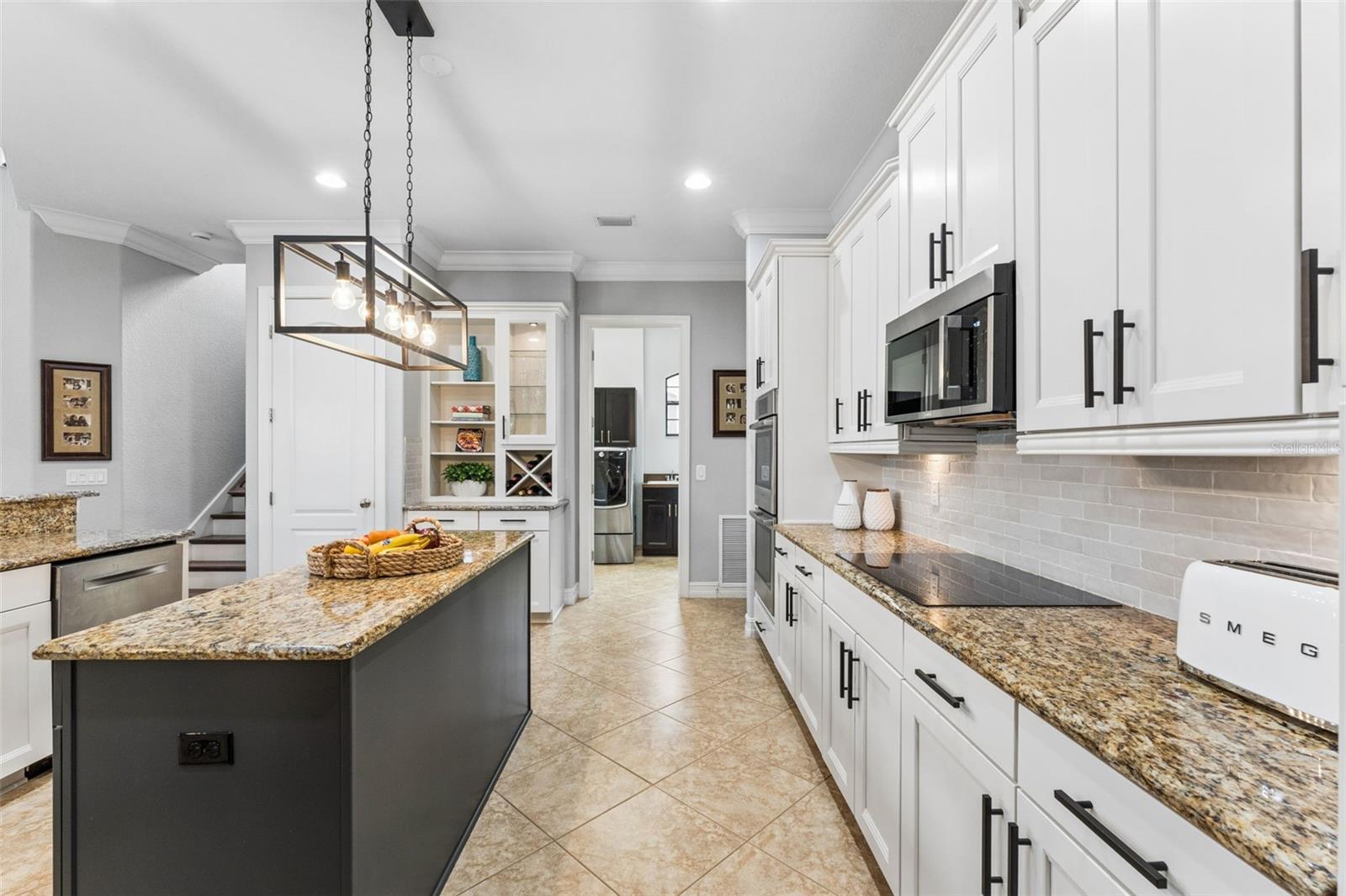 Listing photo id 21 for 9845 Hatton Circle