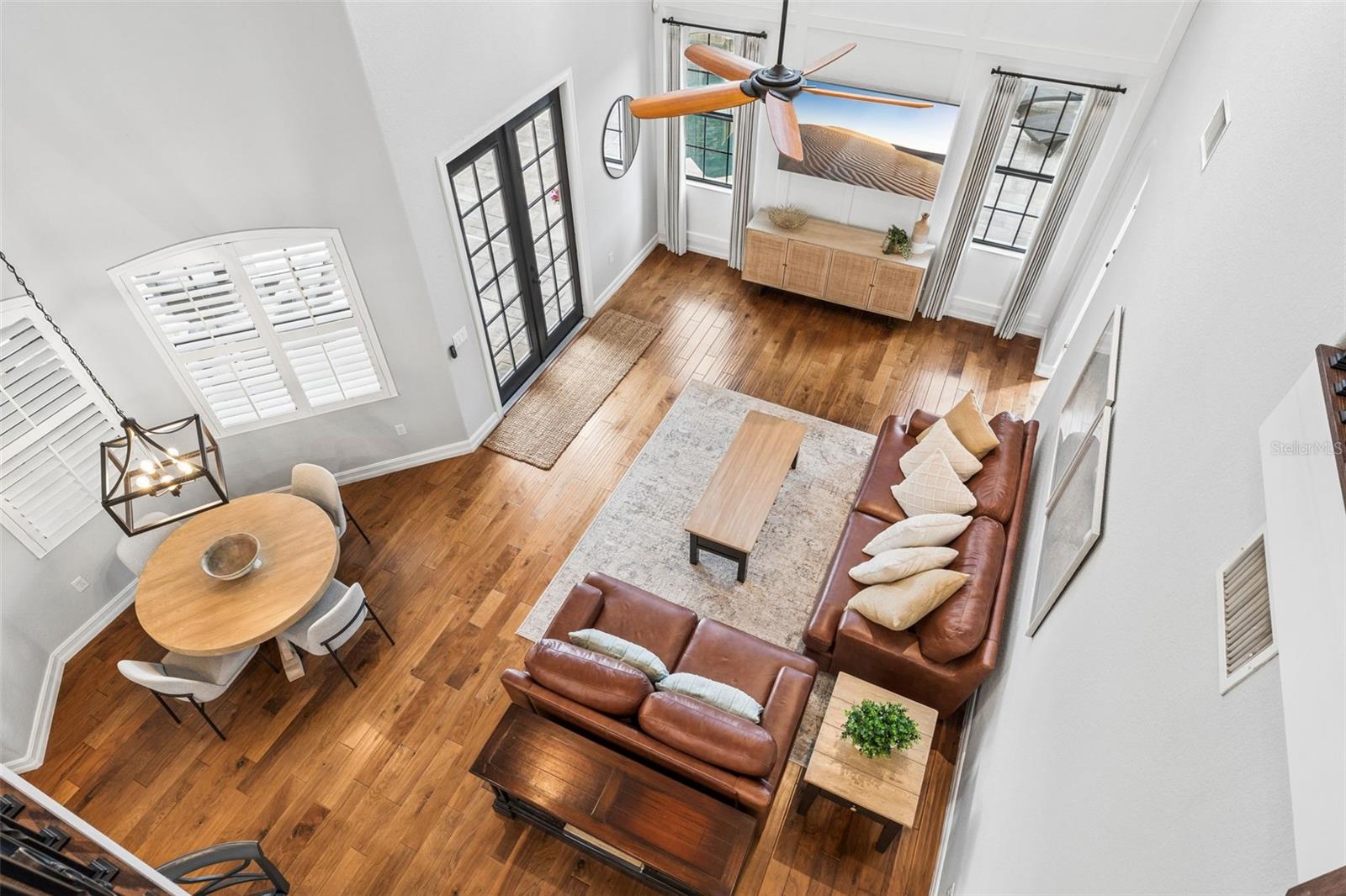 Listing photo id 24 for 9845 Hatton Circle