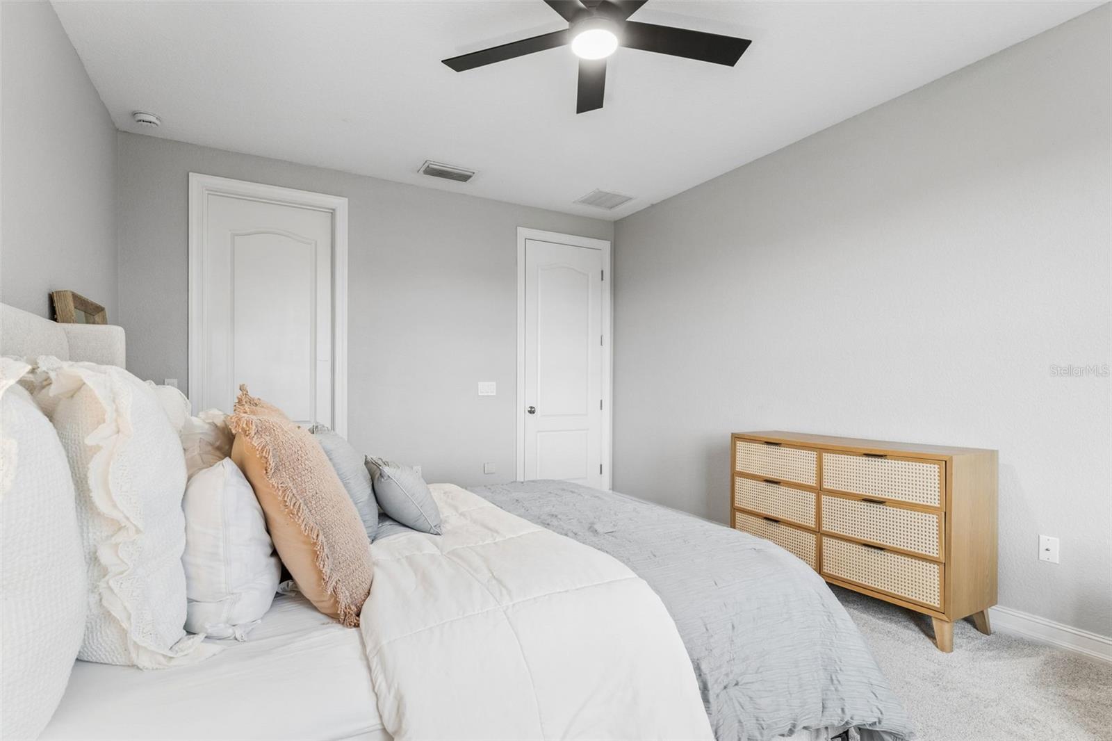 Listing photo id 33 for 9845 Hatton Circle