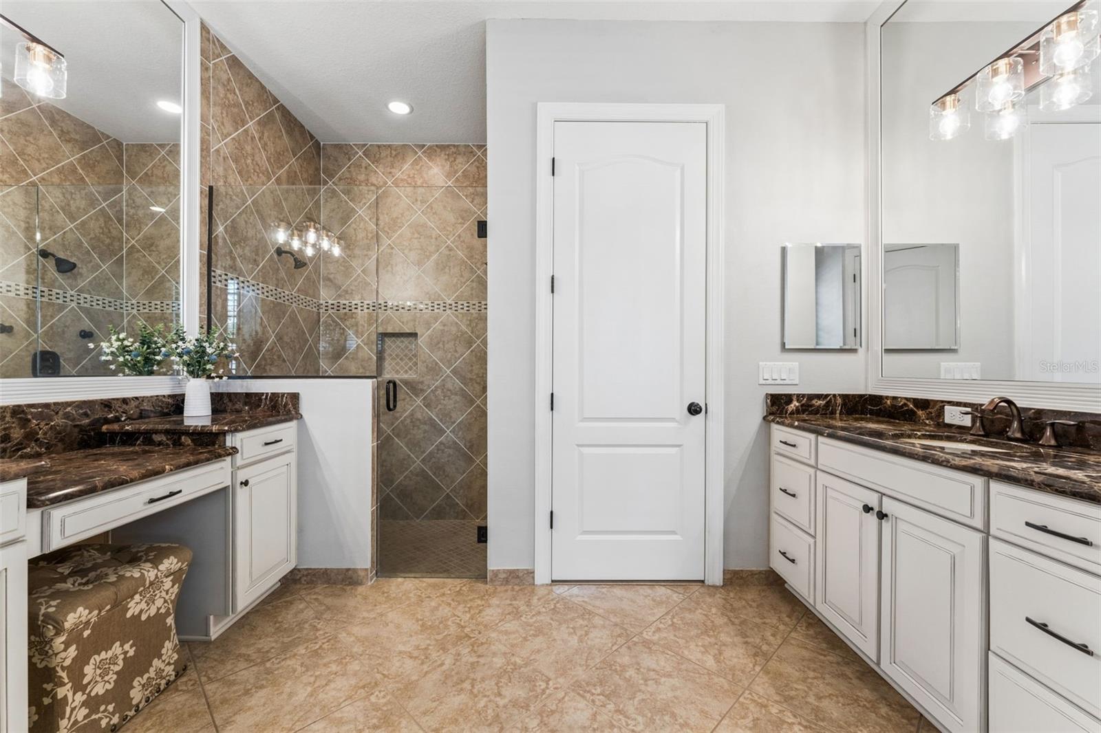 Listing photo id 37 for 9845 Hatton Circle