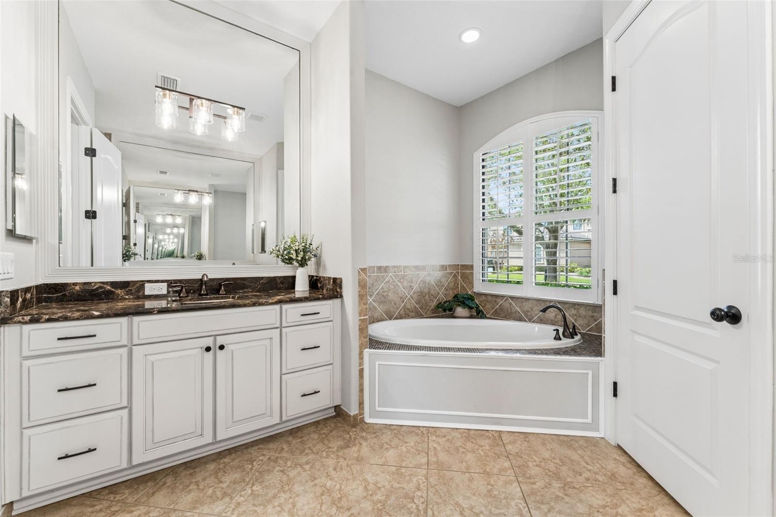 Listing photo id 38 for 9845 Hatton Circle