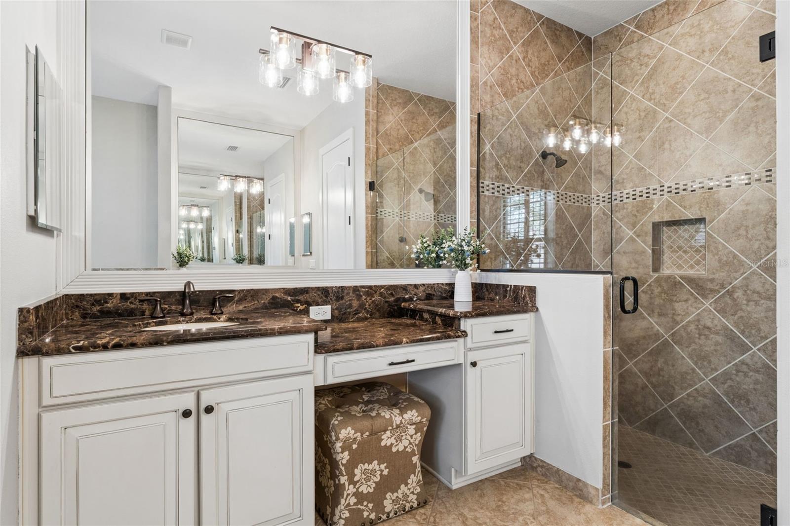 Listing photo id 39 for 9845 Hatton Circle