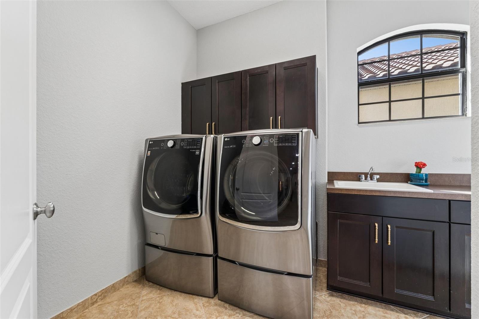 Listing photo id 43 for 9845 Hatton Circle