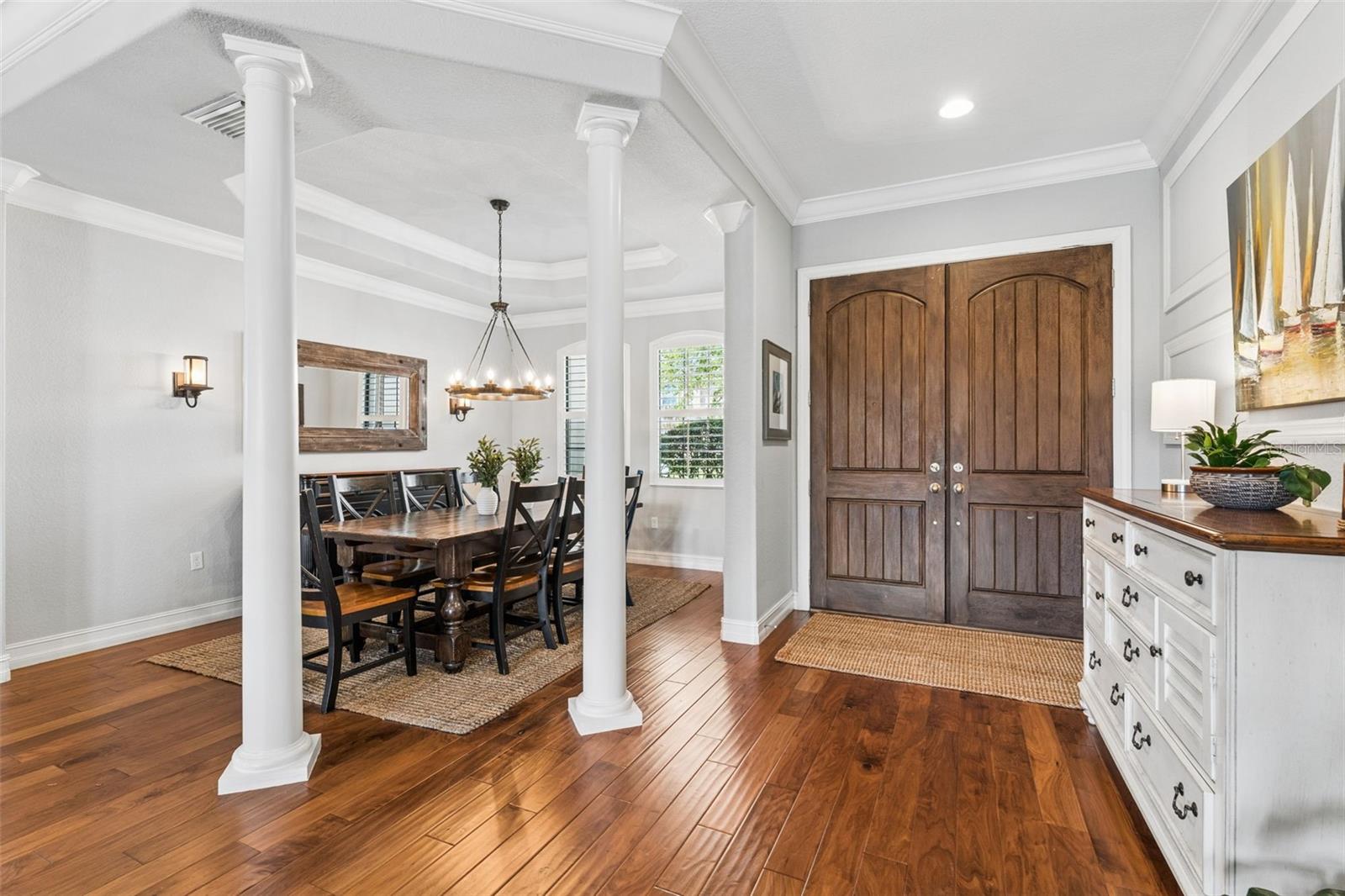 Listing photo id 4 for 9845 Hatton Circle