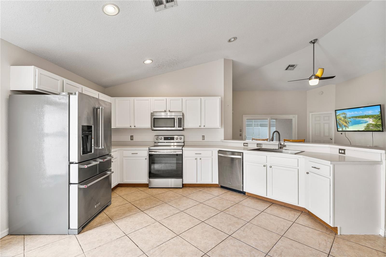 Image 13 of 44 For 425 Pine Cone Drive