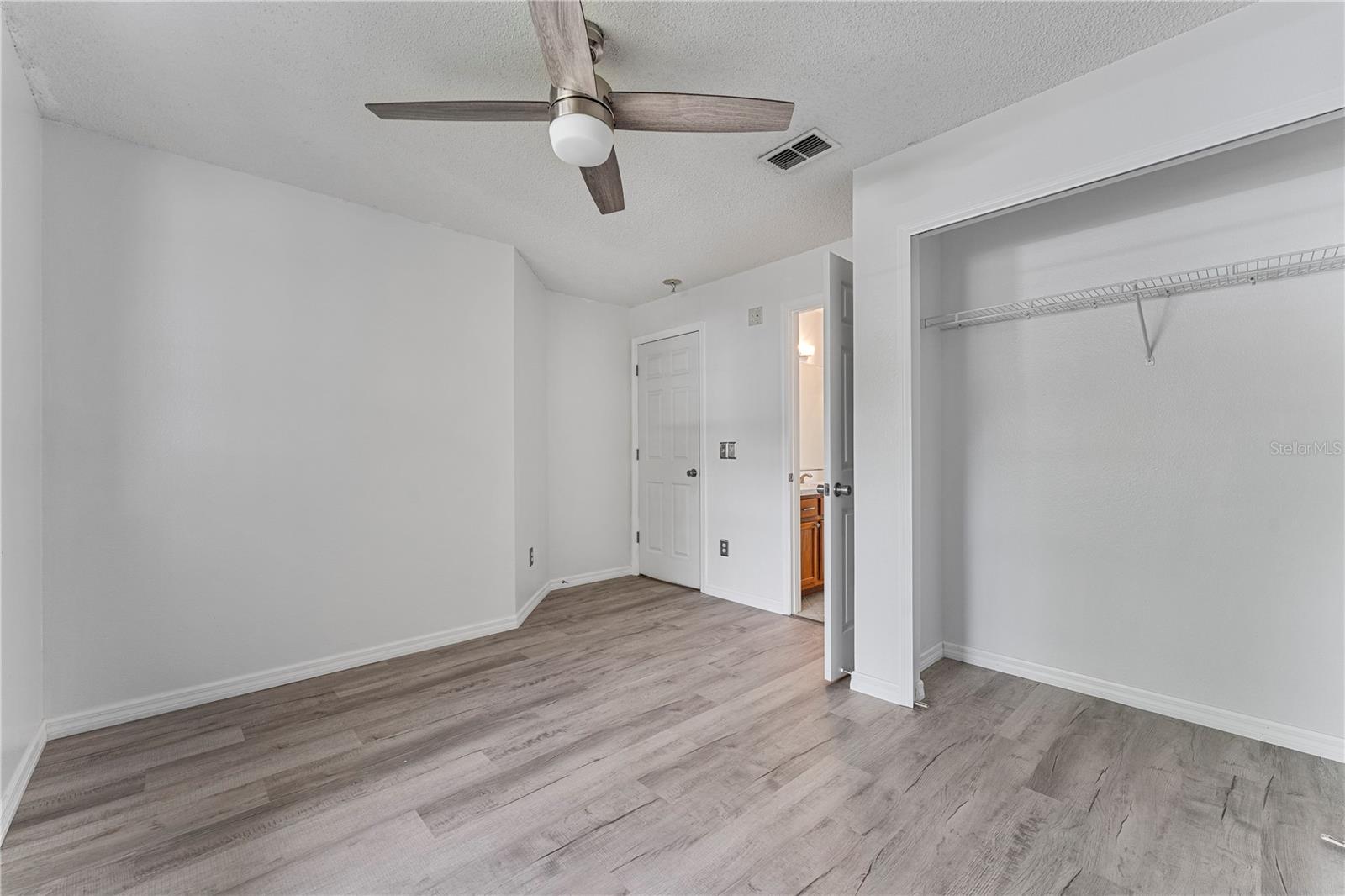 Image 5 of 44 For 425 Pine Cone Drive