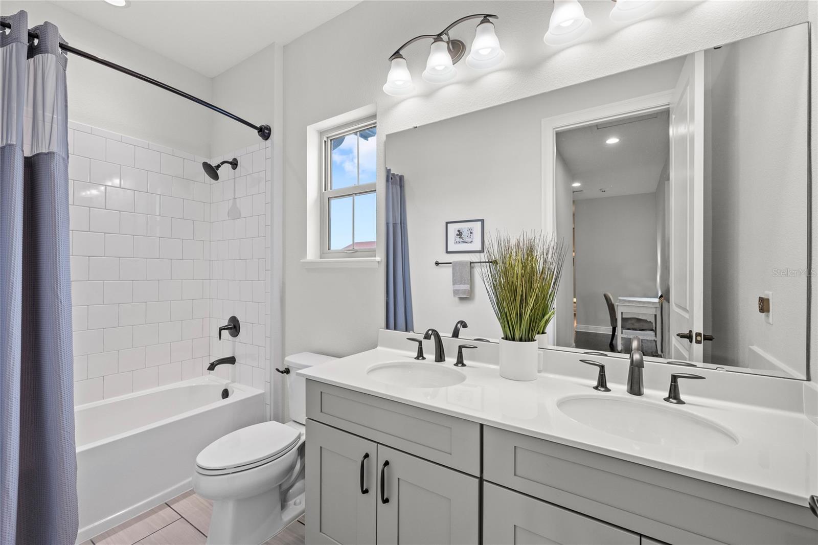 Image 35 of 70 For 15828 Shorebird Lane