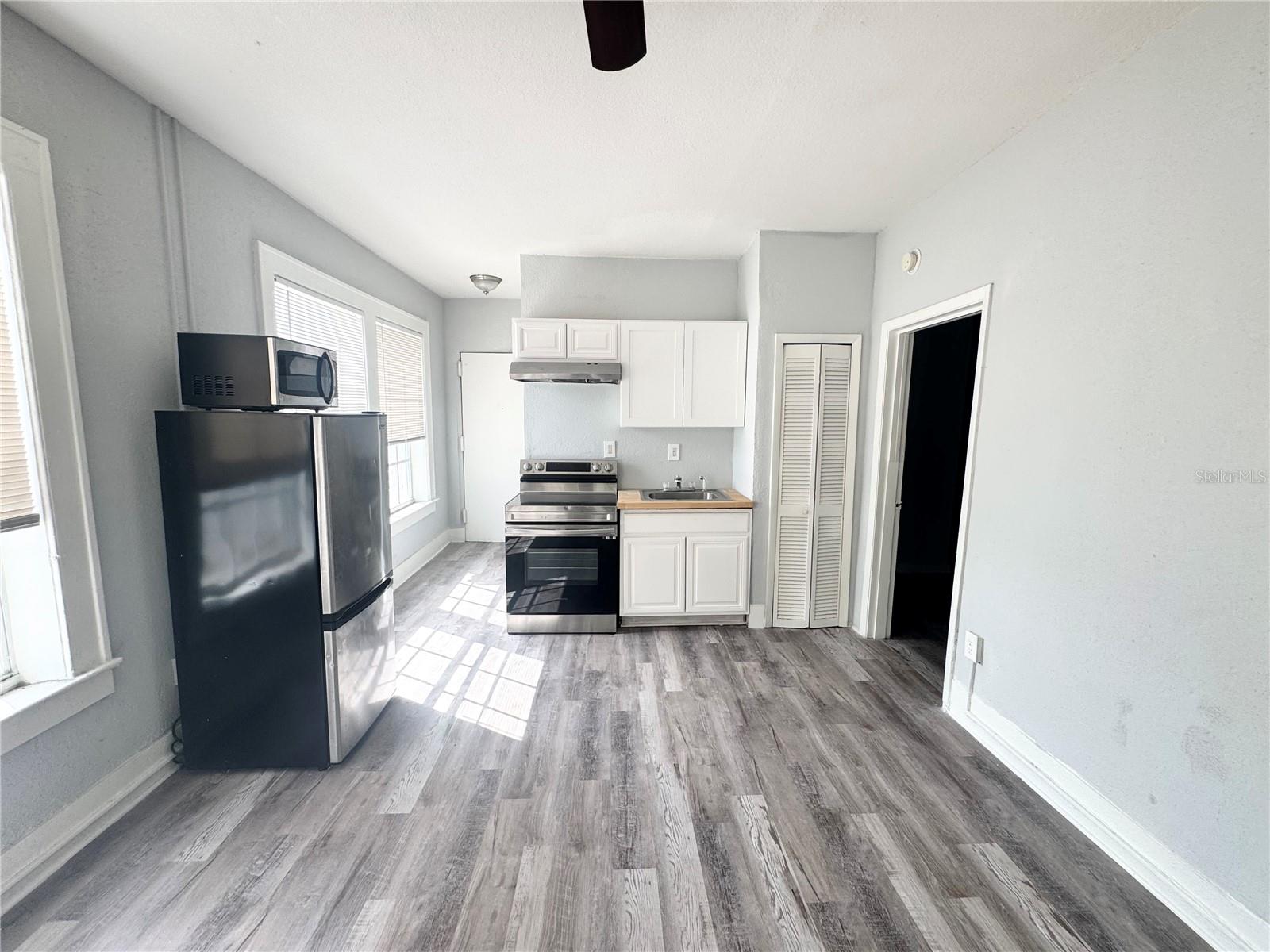 Image 10 of 16 For 704 Cordova Drive 1