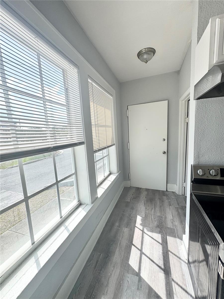 Image 4 of 16 For 704 Cordova Drive 1