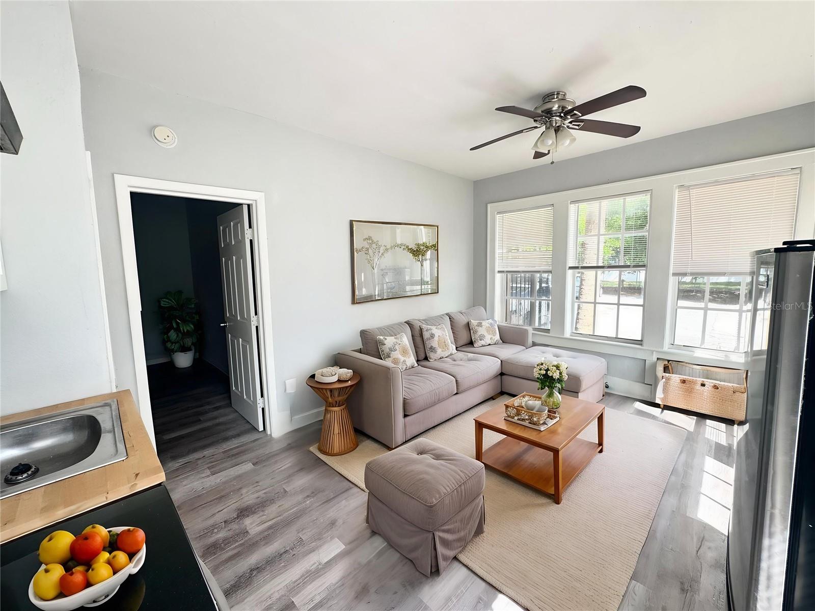 Image 5 of 16 For 704 Cordova Drive 1