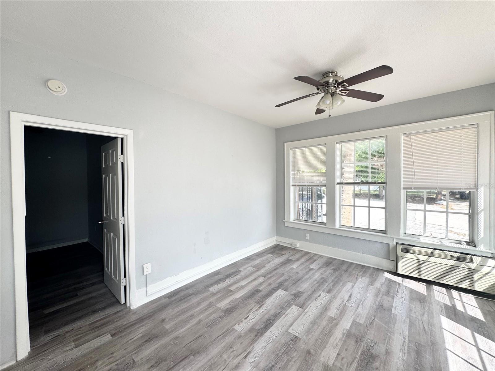 Image 7 of 16 For 704 Cordova Drive 1