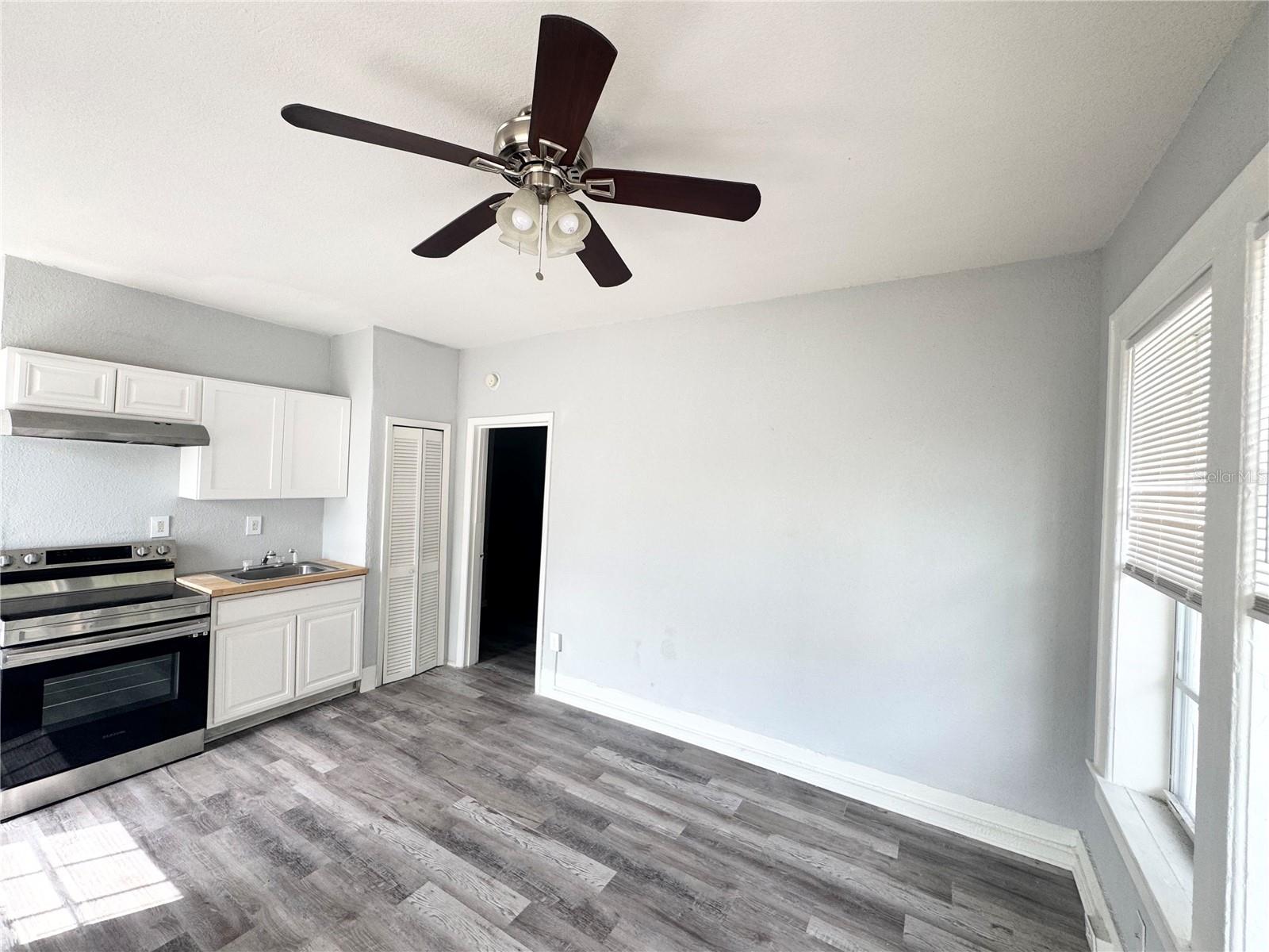 Image 8 of 16 For 704 Cordova Drive 1