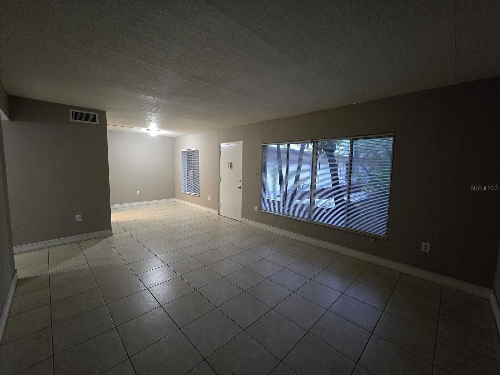 Image 5 of 29 For 1830 Maravilla Avenue 506