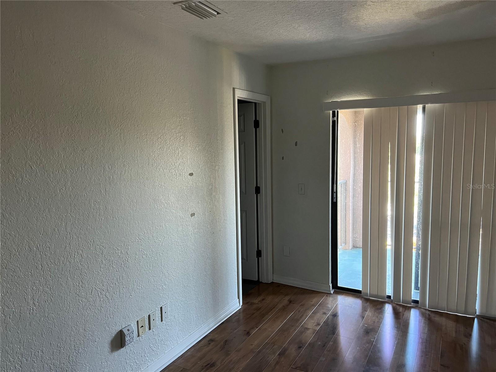 Image 14 of 17 For 6150 Gulfport Boulevard S 402