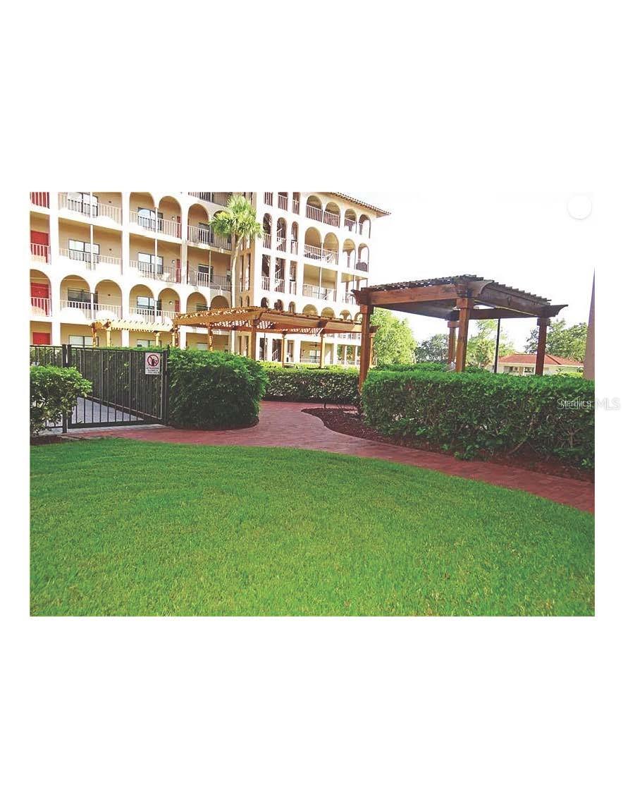 Image 4 of 17 For 6150 Gulfport Boulevard S 402