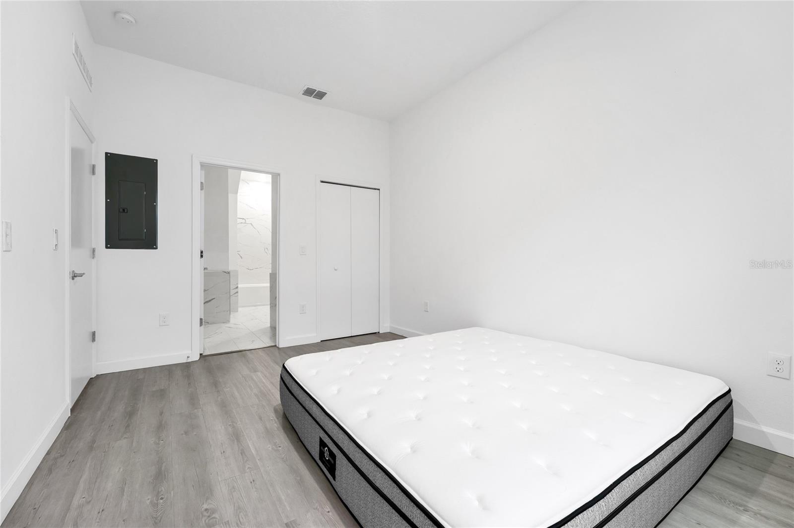 Image 14 of 47 For 485 Famagusta Drive