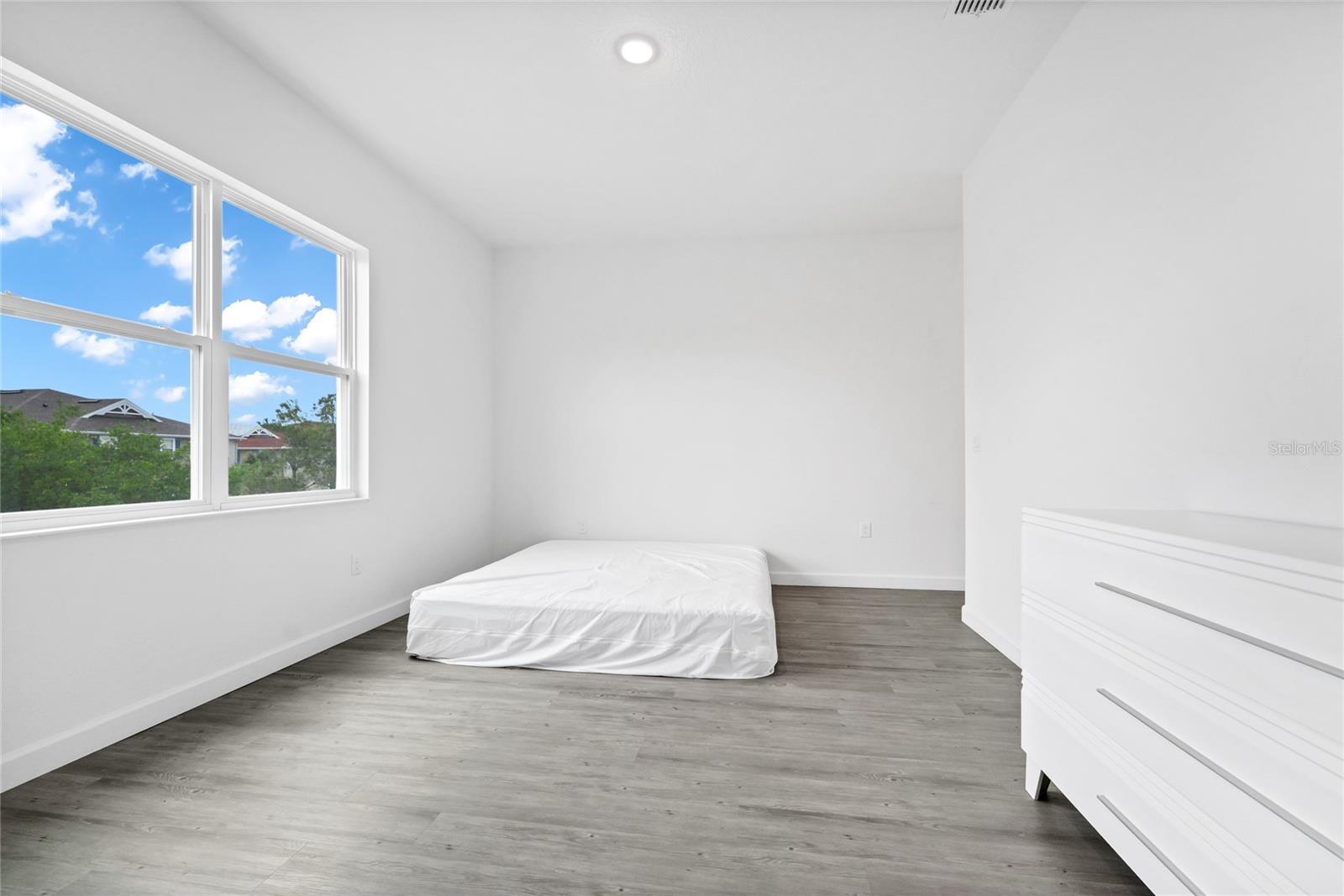 Image 19 of 47 For 485 Famagusta Drive