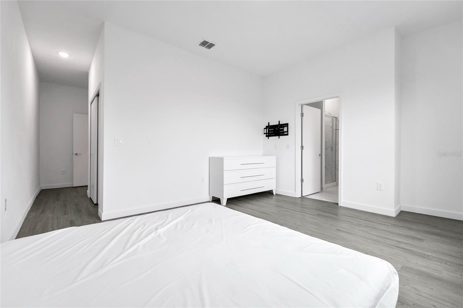 Image 21 of 47 For 485 Famagusta Drive