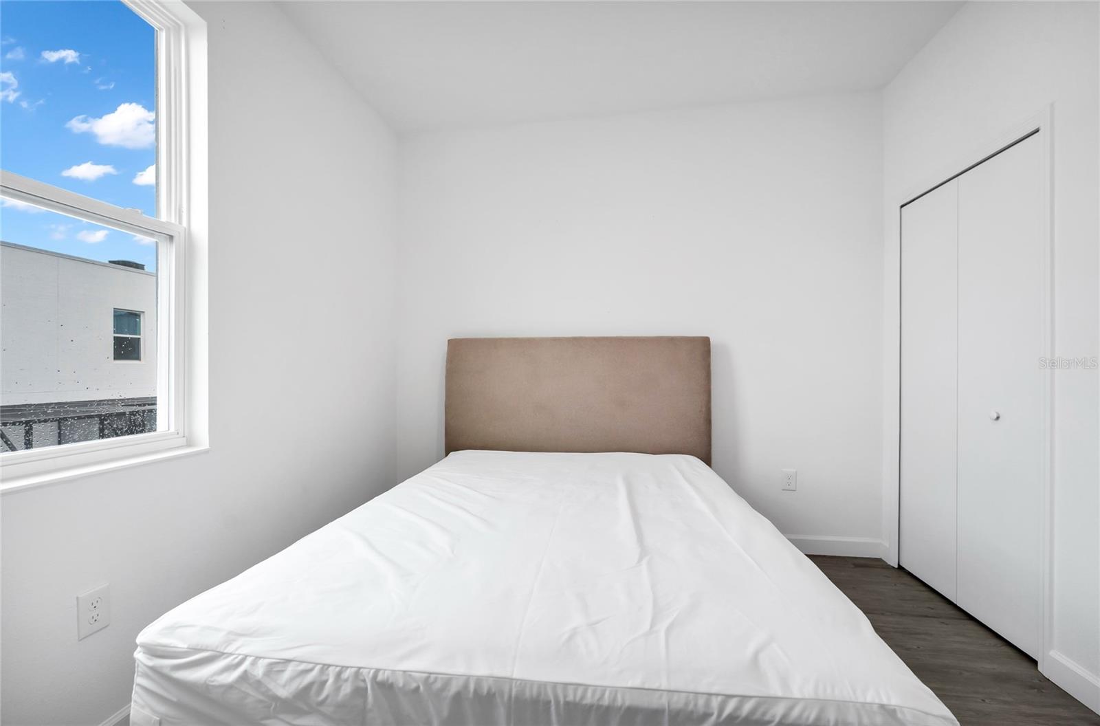 Image 23 of 47 For 485 Famagusta Drive