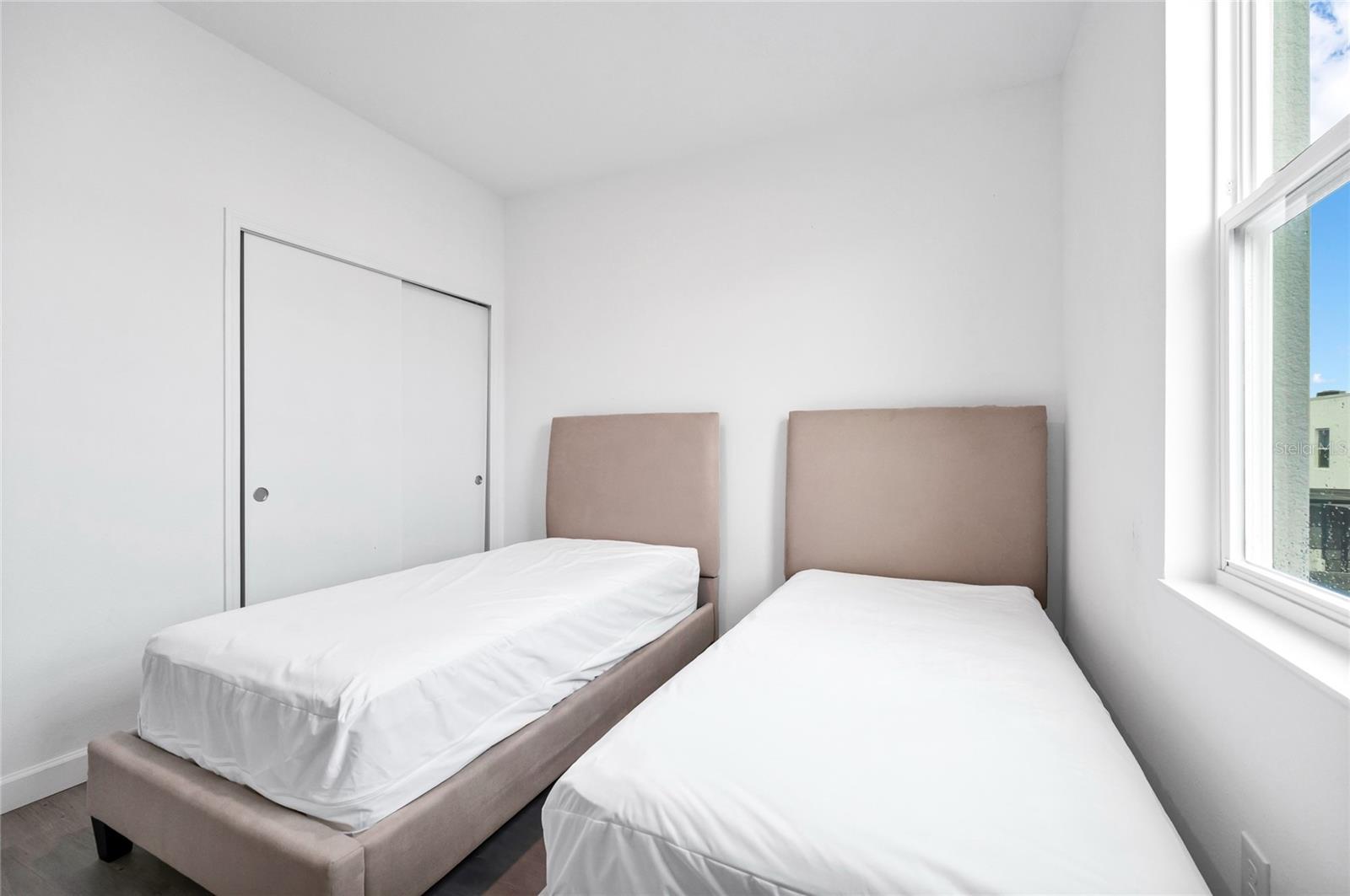 Image 25 of 47 For 485 Famagusta Drive