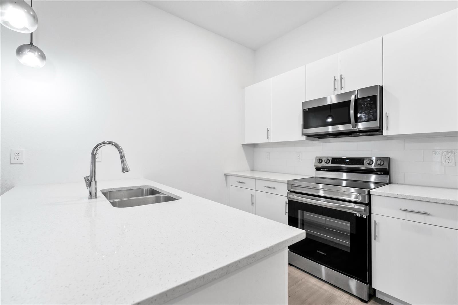 Image 3 of 47 For 485 Famagusta Drive