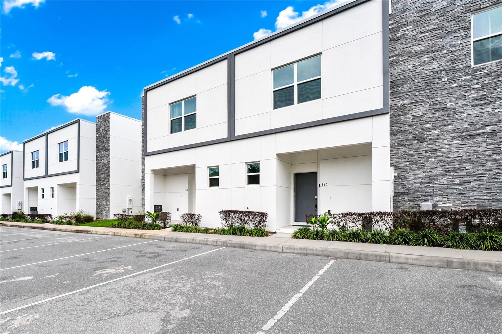 Image 32 of 47 For 485 Famagusta Drive