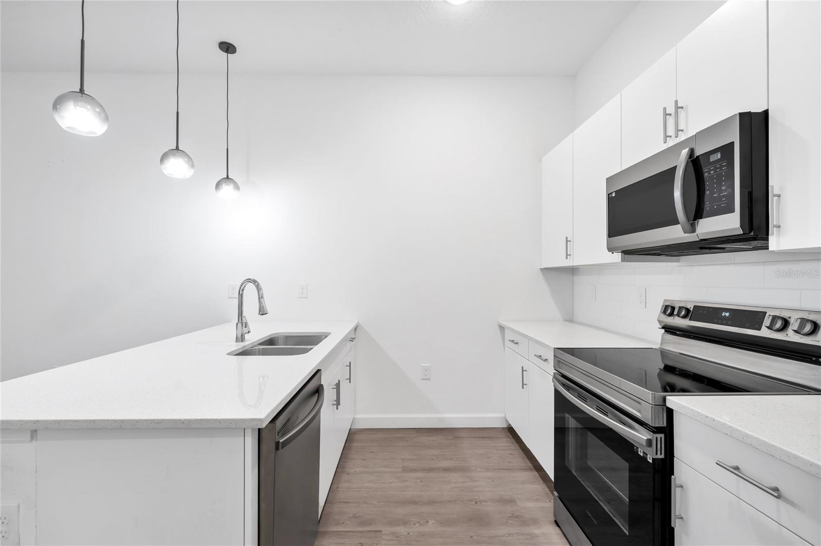 Image 4 of 47 For 485 Famagusta Drive