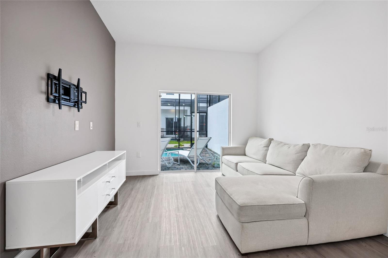 Image 7 of 47 For 485 Famagusta Drive