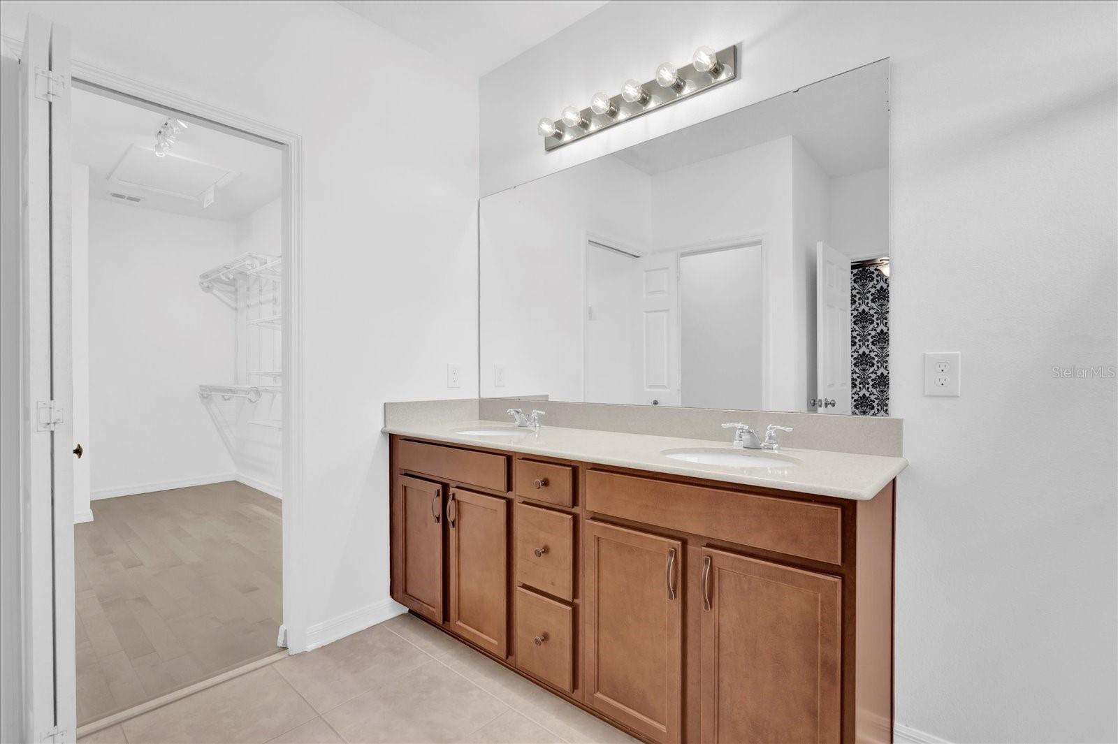 Image 11 of 26 For 9084 Shepton Street