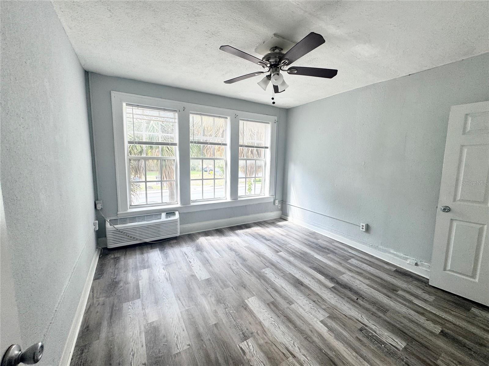 Image 10 of 19 For 704 Cordova Drive 7