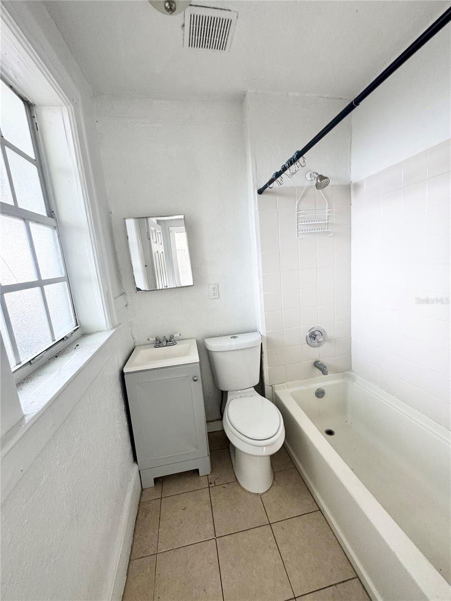 Image 13 of 19 For 704 Cordova Drive 7