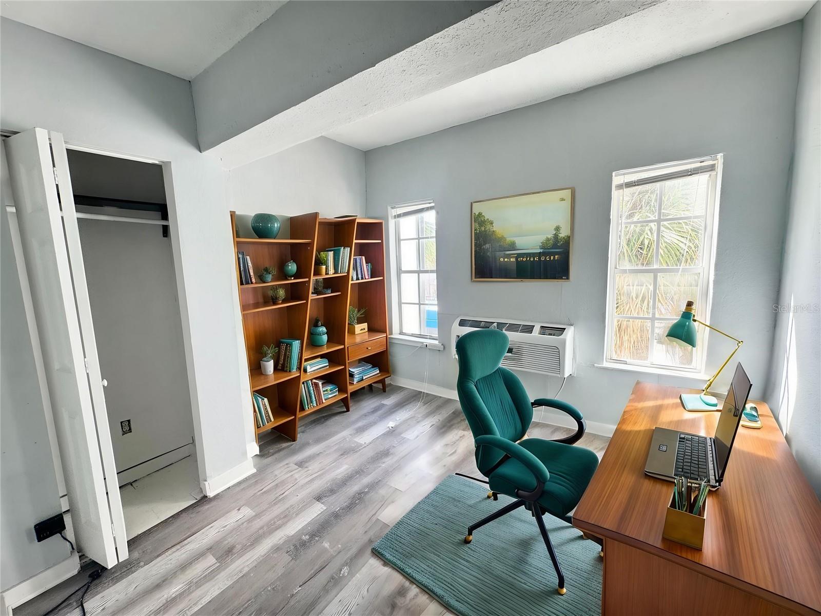 Image 14 of 19 For 704 Cordova Drive 7