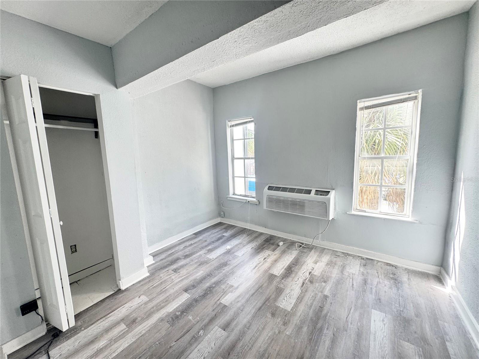 Image 15 of 19 For 704 Cordova Drive 7