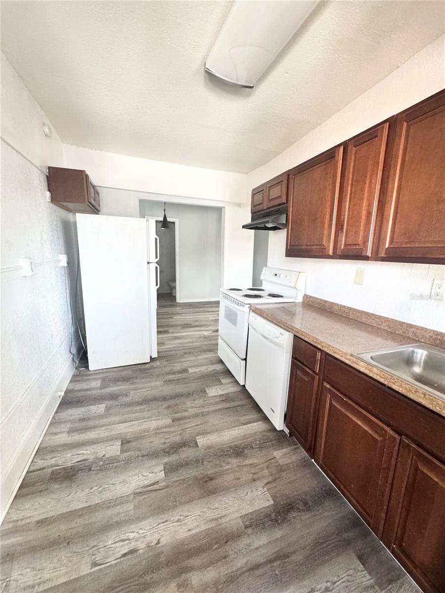 Image 4 of 19 For 704 Cordova Drive 7