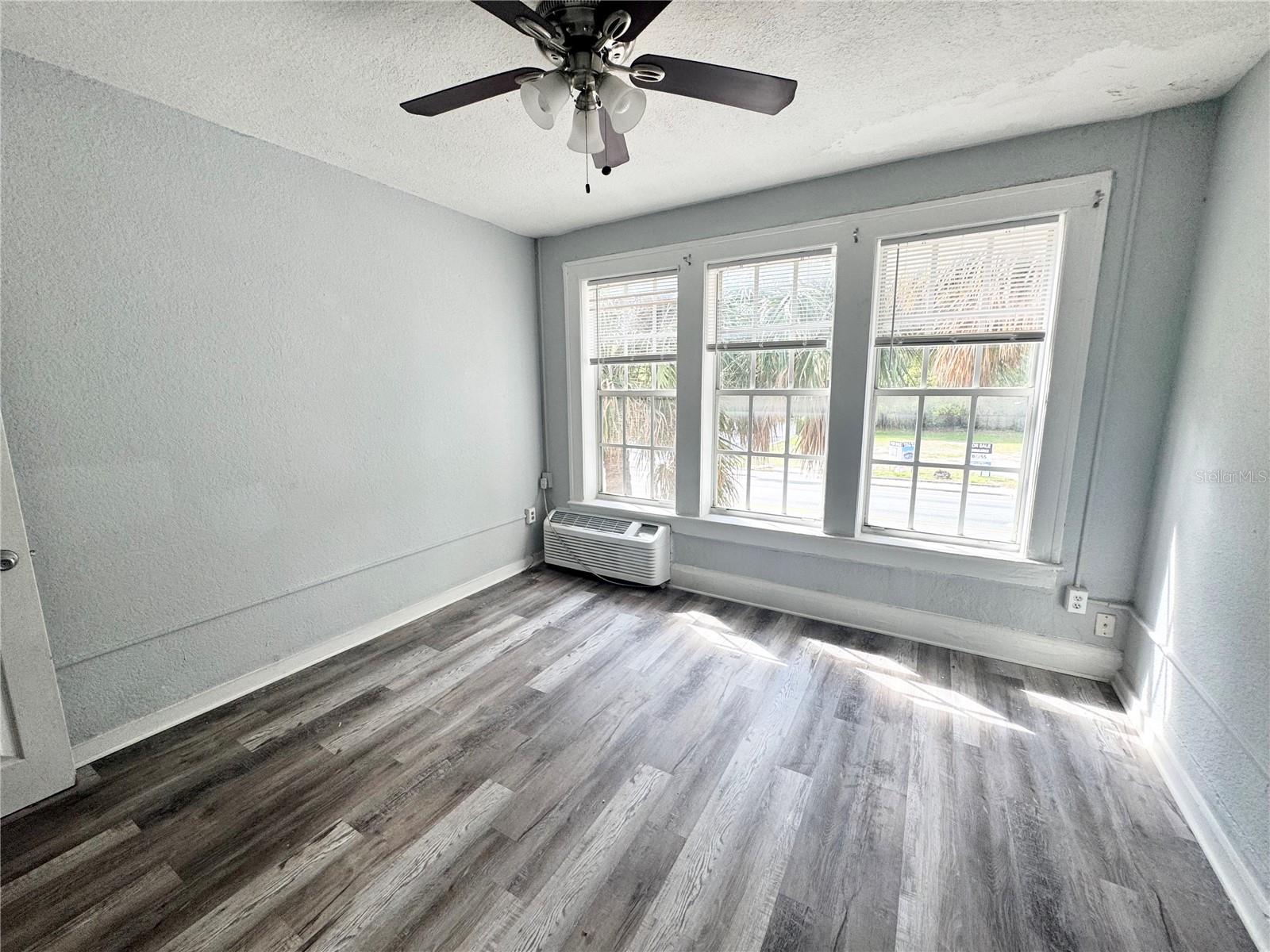 Image 8 of 19 For 704 Cordova Drive 7