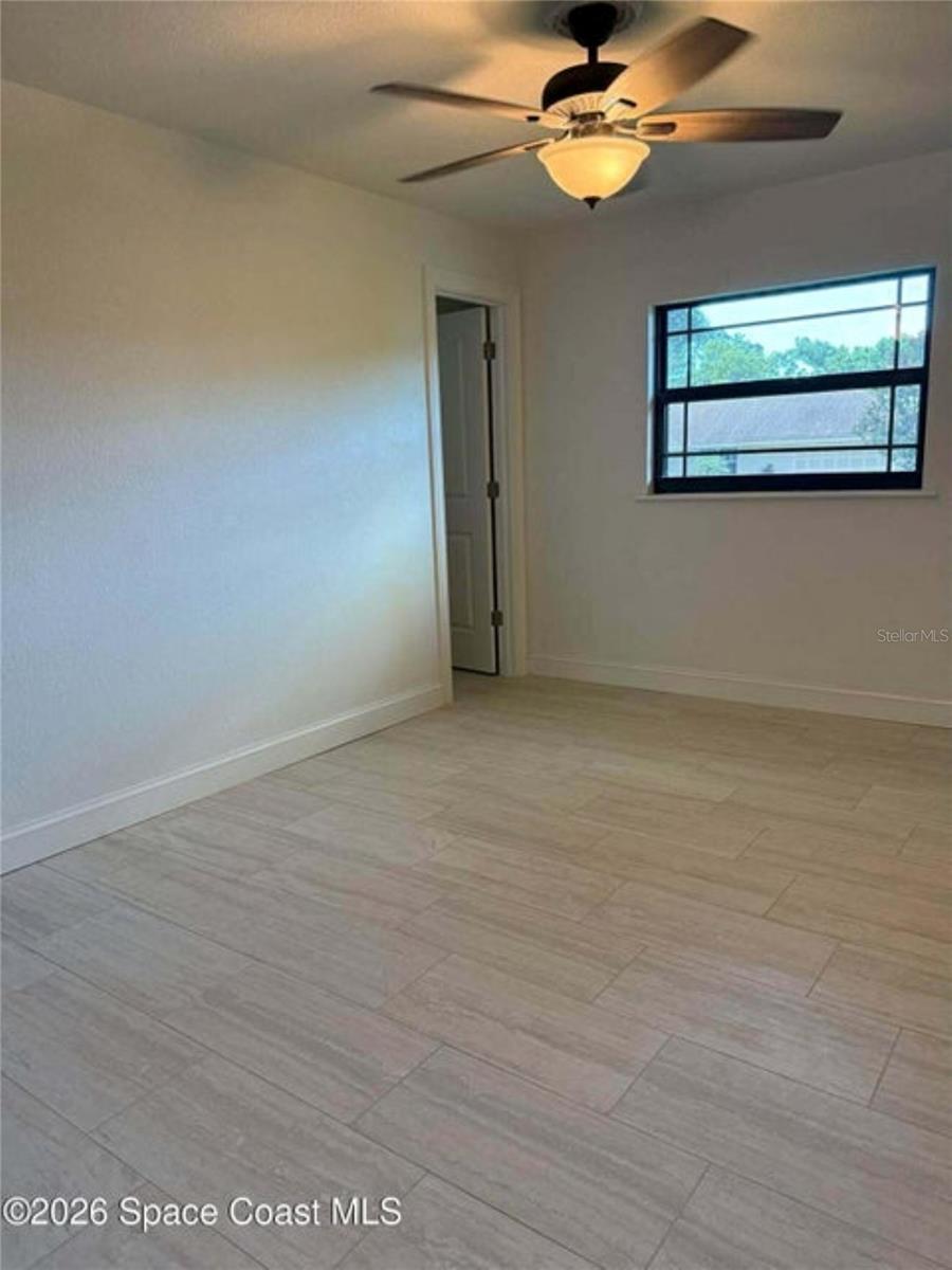 Image 16 of 19 For 3870 Valley Lane