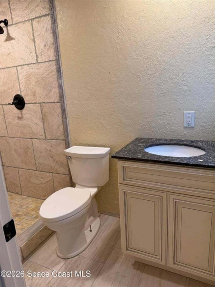 Image 5 of 19 For 3870 Valley Lane