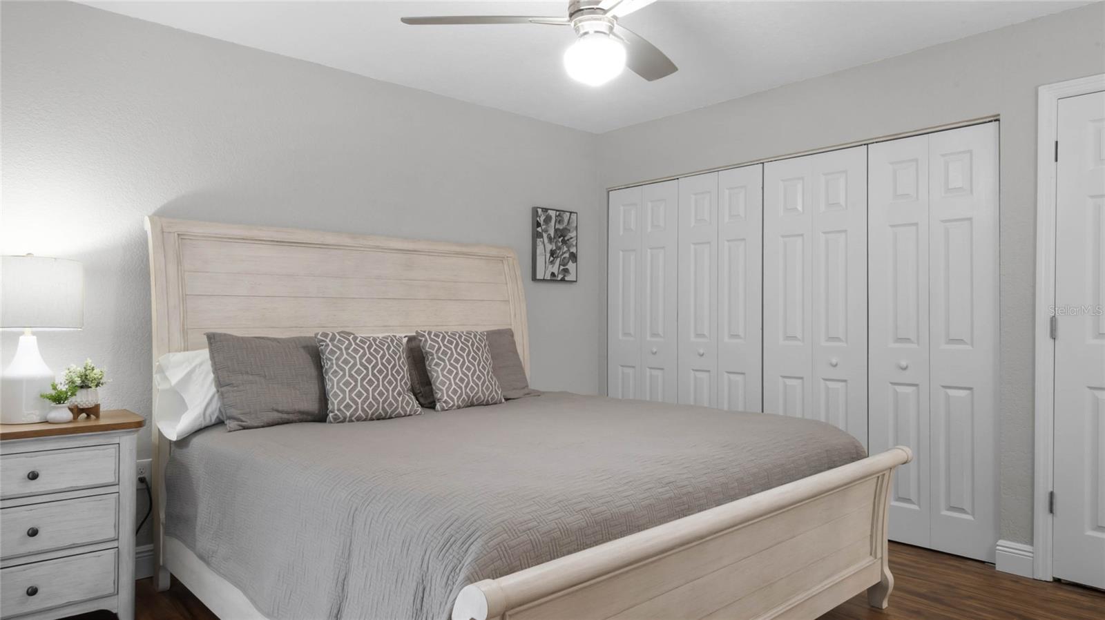 Image 12 of 27 For 524 Sun Valley Village 105