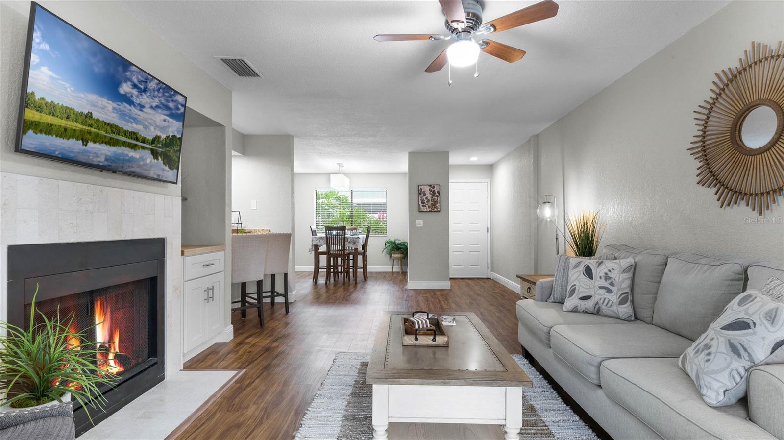 Image 6 of 27 For 524 Sun Valley Village 105